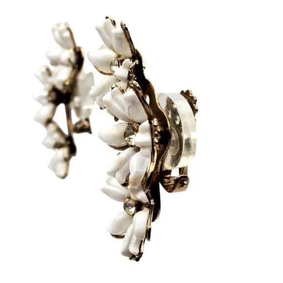 White Flower Clip Earrings Ear Climbers Rhinestones Lucite Petal 60s Mid Century - Picture 4 of 7